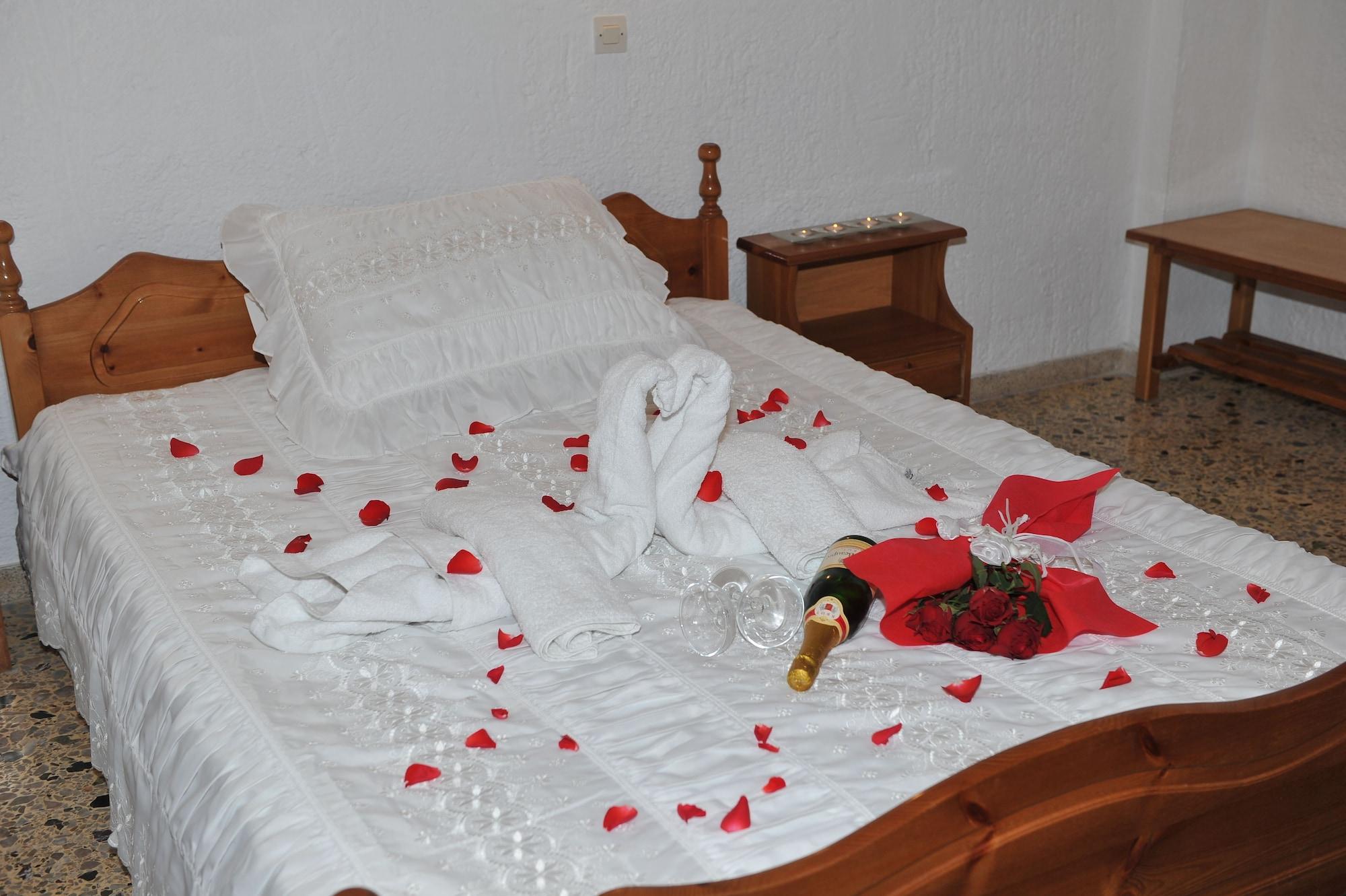 Santa Irini Hotel เปริสซา ภายนอก รูปภาพ