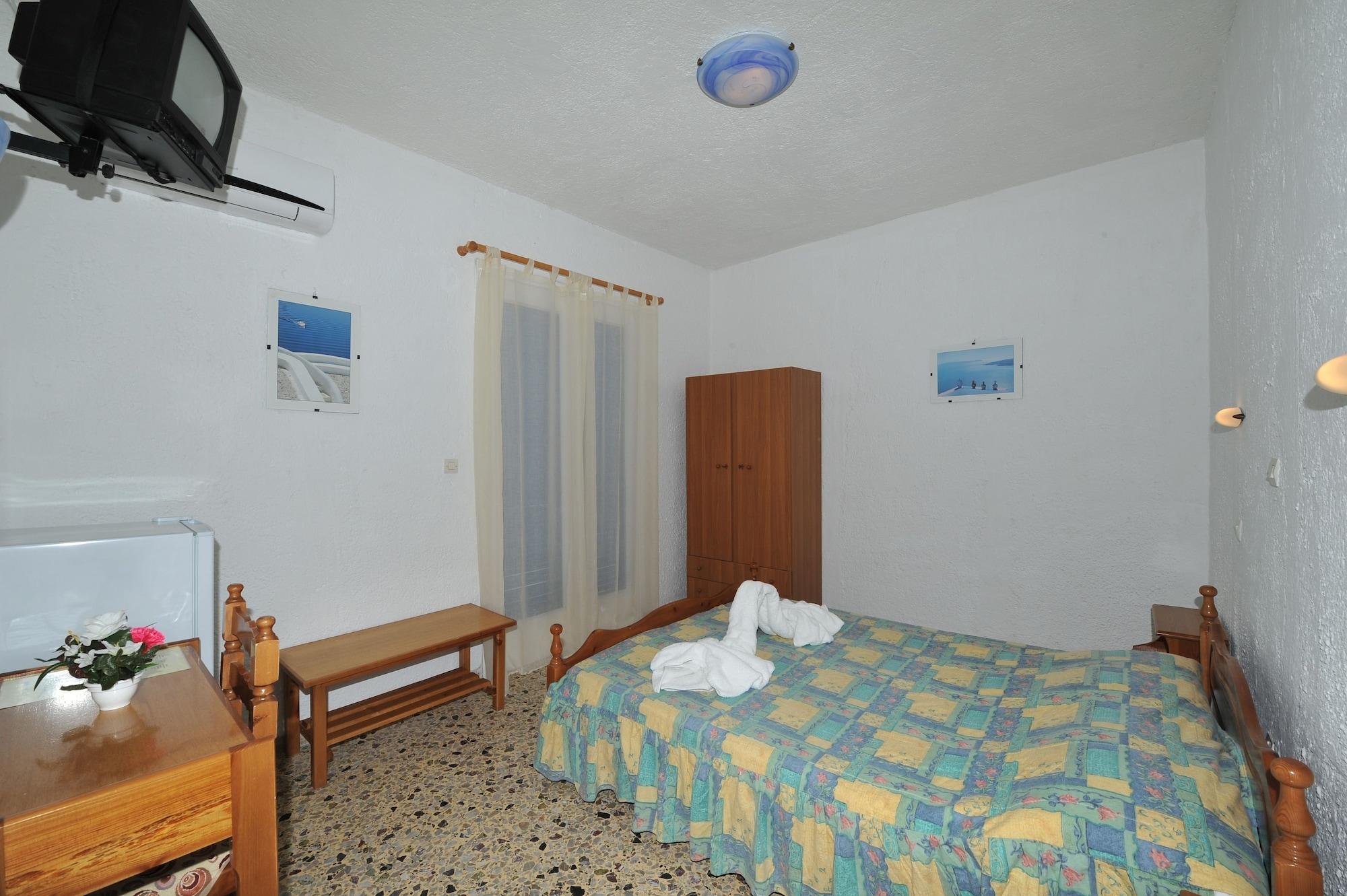 Santa Irini Hotel เปริสซา ภายนอก รูปภาพ