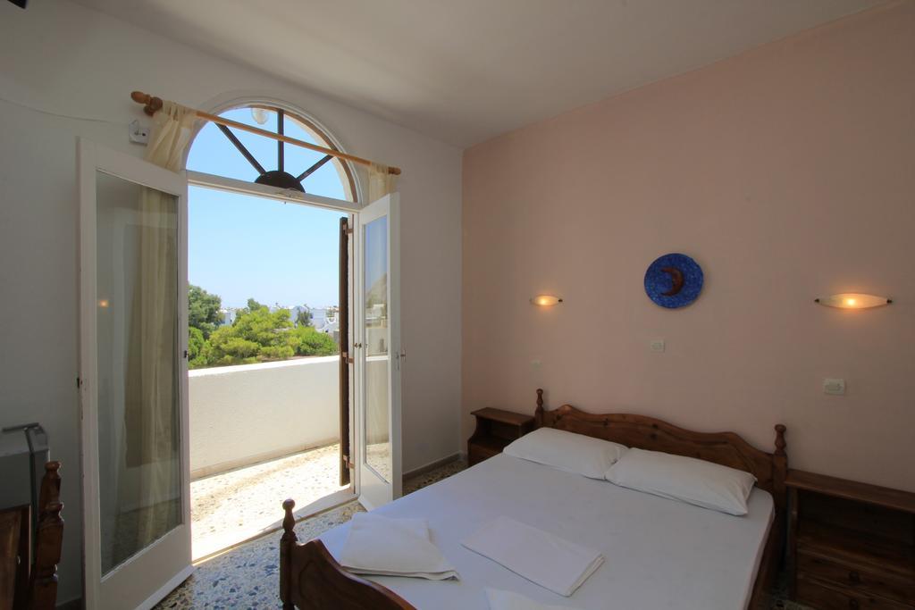 Santa Irini Hotel เปริสซา ภายนอก รูปภาพ
