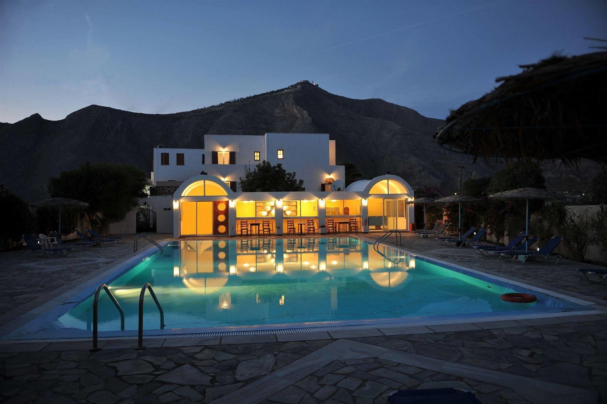 Santa Irini Hotel เปริสซา ภายนอก รูปภาพ